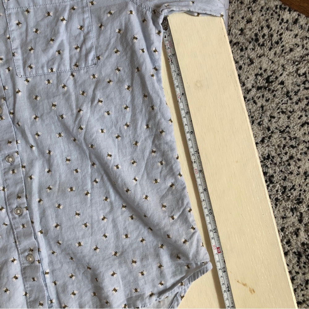 Bee Pattern Button Down Shirt - Picture 7 of 8